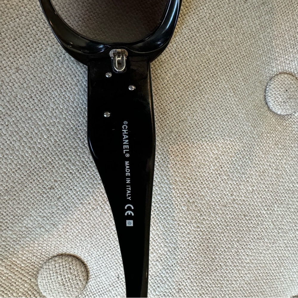 Chanel Camellia Sunglasses Black with White Flowers + Quilted Chanel Case - Picture 5 of 12